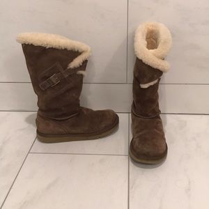 Ugg snow boots
